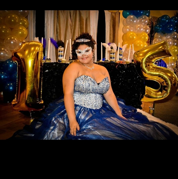 Dress - Picture 1 of 5